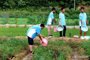 霍勒迪昨日表忠心：我一辈子雄鹿人想在这终老？今日无情被交易